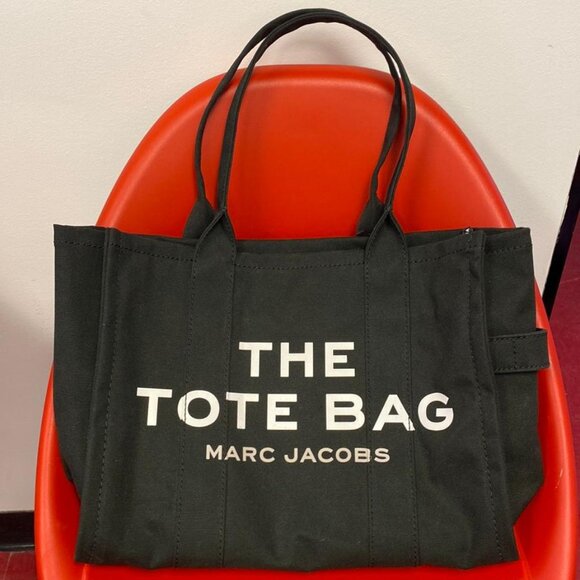 Marc Jacobs The Large BLACK Tote Bag - Picture 3 of 6